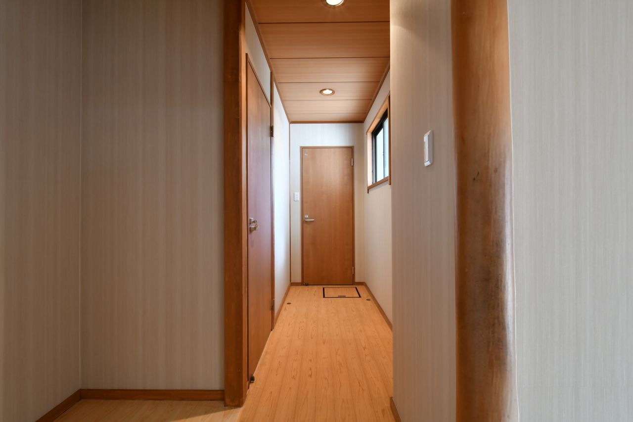 廊下の様子3。突き当たりは男性専用トイレです。(2018-02-14,共用部,OTHER,1F)