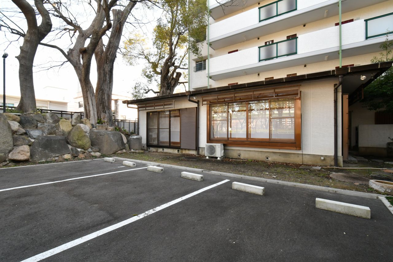 駐輪場と駐車場の様子。(2018-02-14,共用部,OTHER,1F)