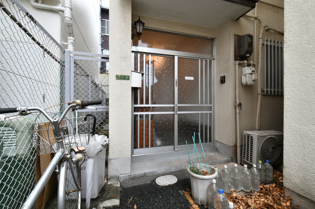 シェアハウスの玄関。(2018-09-25,周辺環境,ENTRANCE,1F)