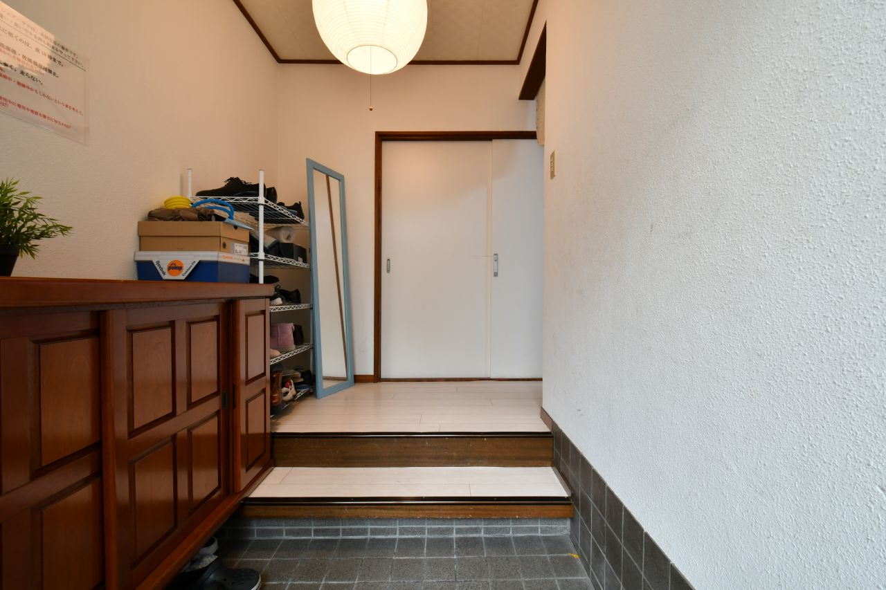 玄関から見た内部の様子。(2018-09-25,周辺環境,ENTRANCE,1F)