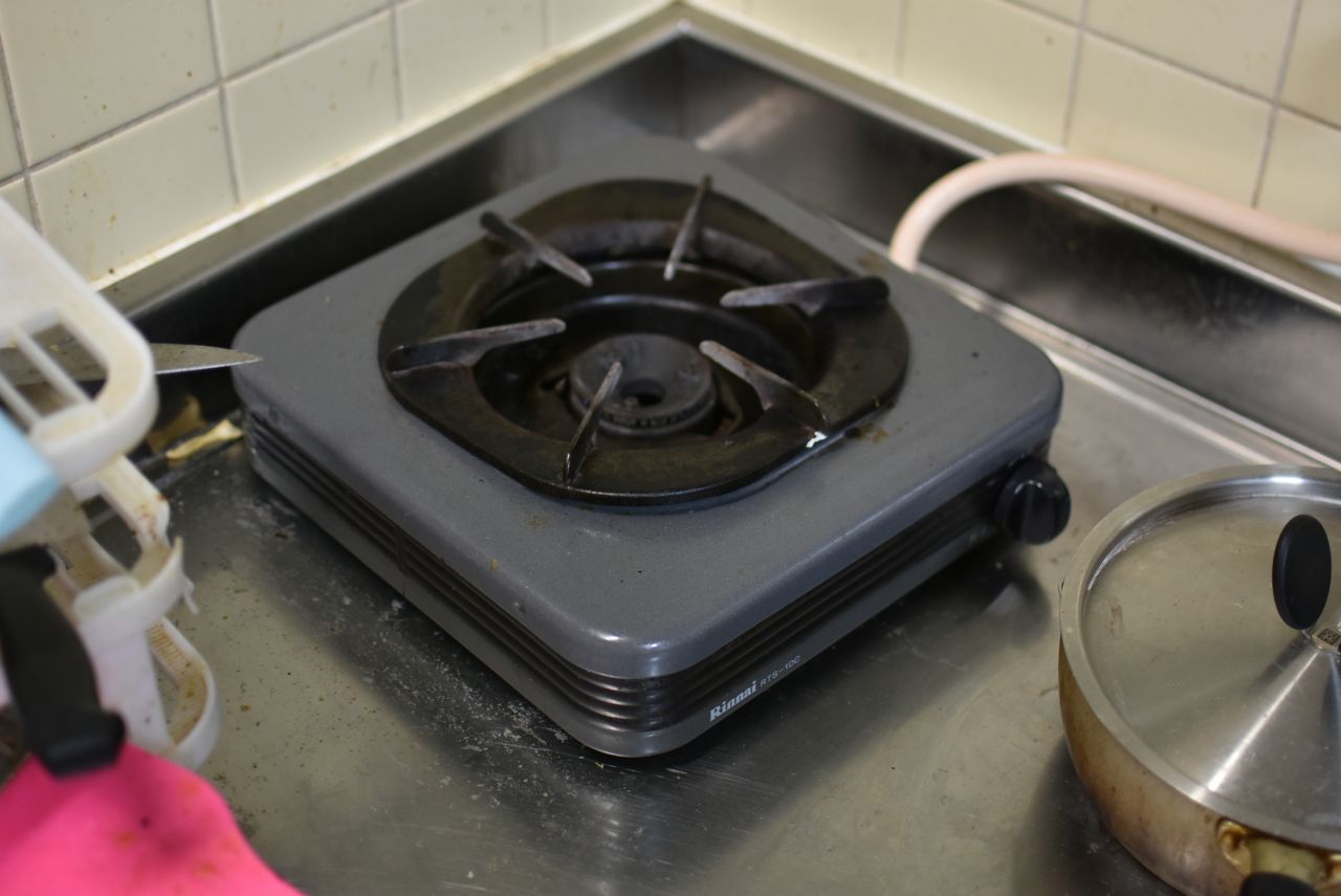 ひと口ガスコンロも設置されています。(2018-09-25,共用部,KITCHEN,1F)