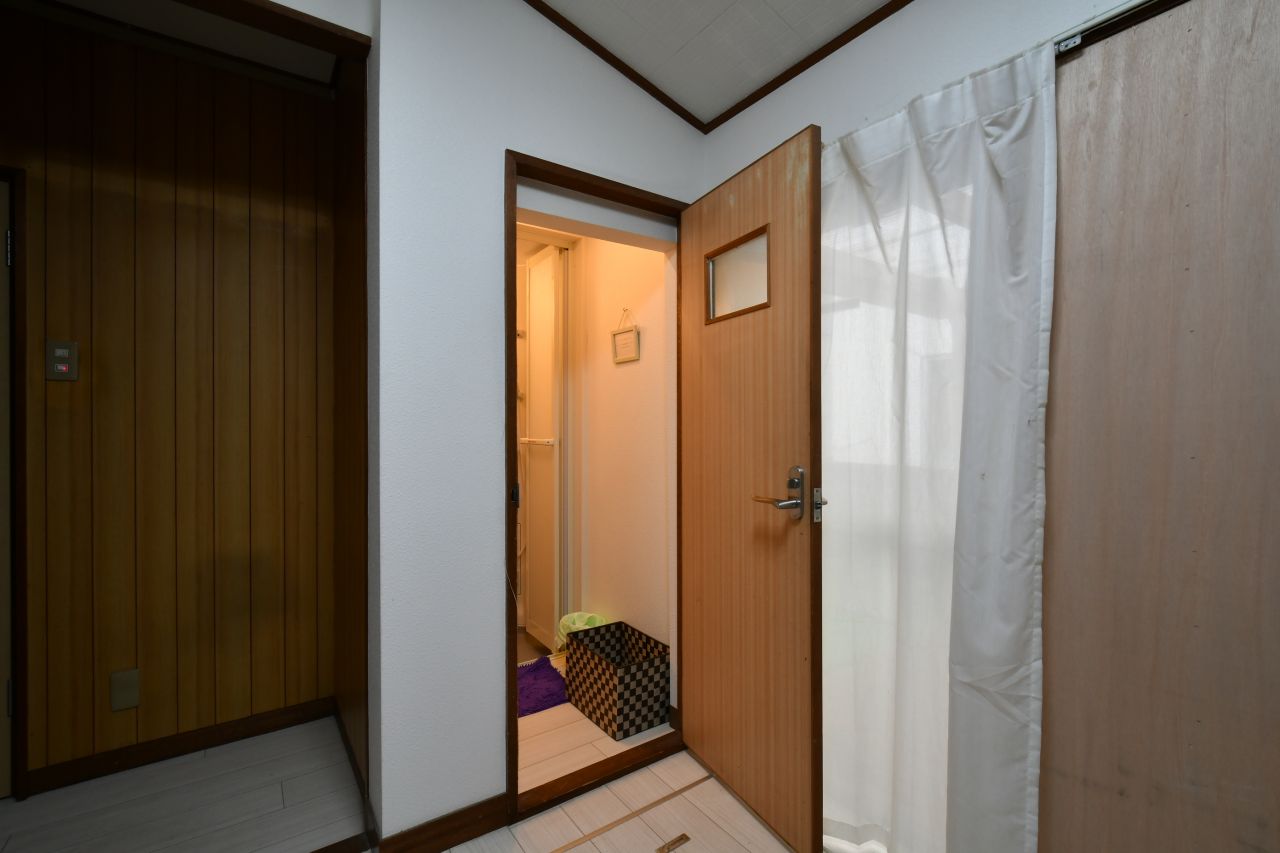 正面のドアの先はシャワールームです。(2018-09-25,共用部,OTHER,1F)