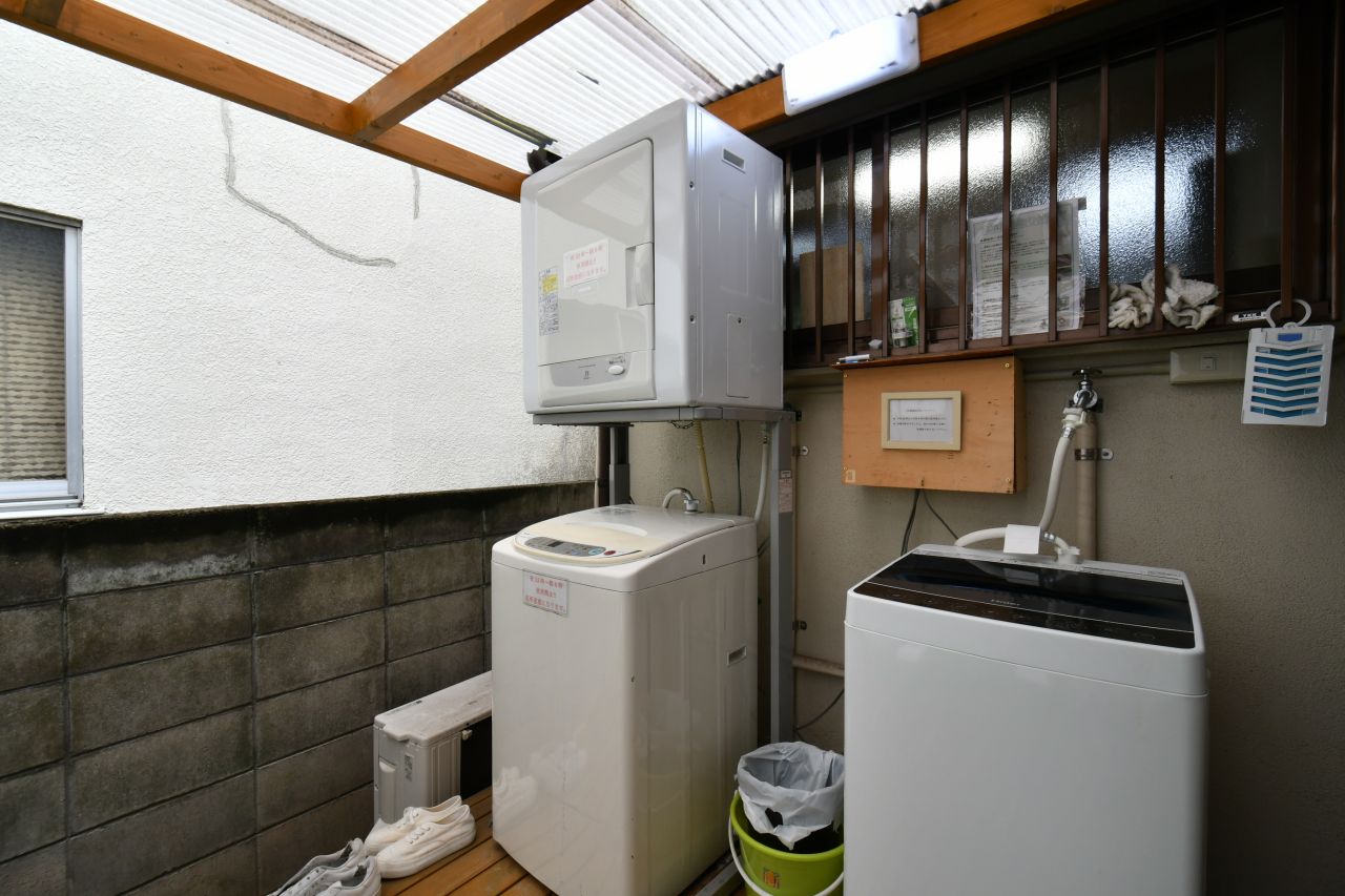 洗濯機2台と乾燥機1台が設置されています。(2018-09-25,共用部,OTHER,1F)