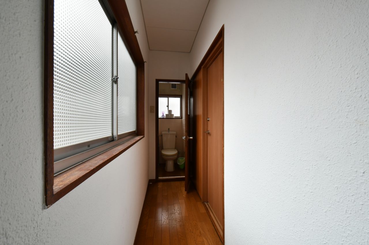 廊下の様子。突き当りはトイレです。(2018-09-25,共用部,OTHER,2F)