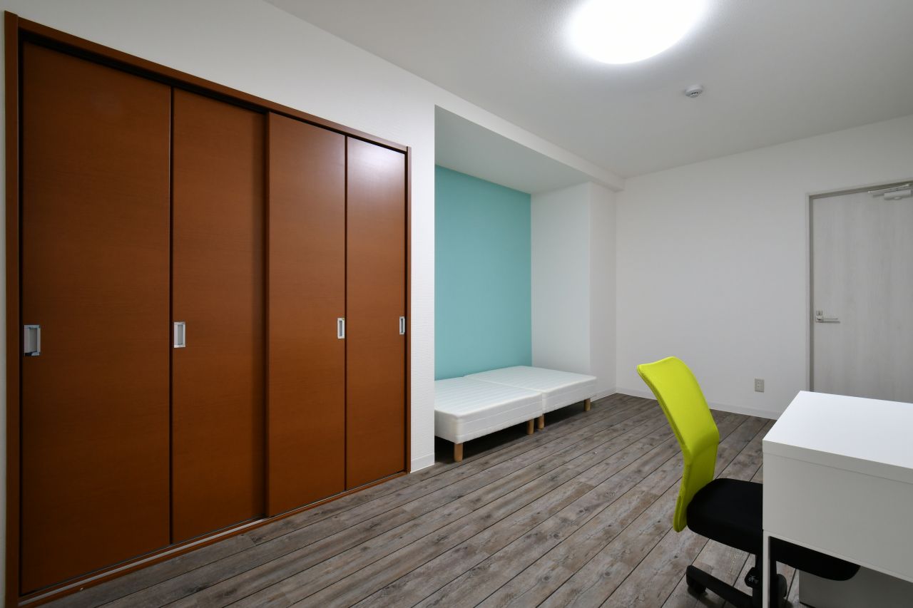 アクセントクロスは専有部ごとに色や柄が異なります。（202号室）(2018-09-12,専有部,ROOM,2F)