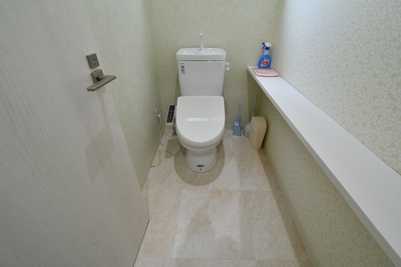 ウォシュレット付きトイレの様子。(2018-09-12,共用部,OTHER,3F)