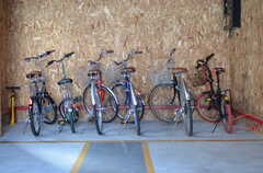 共用の自転車もあります。(2013-01-31,共用部,GARAGE,1F)