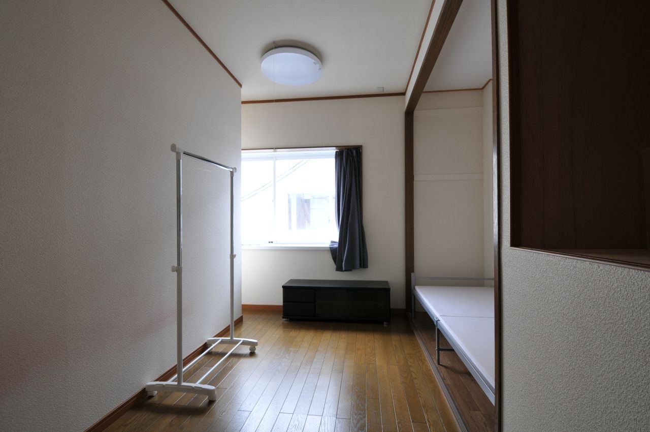 専有部の様子。ハンガーポール付きです。（302号室）(2012-01-14,専有部,ROOM,3F)
