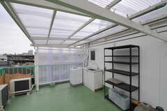 屋上の様子。洗濯スペースになっています。(2012-01-14,共用部,OTHER,5F)