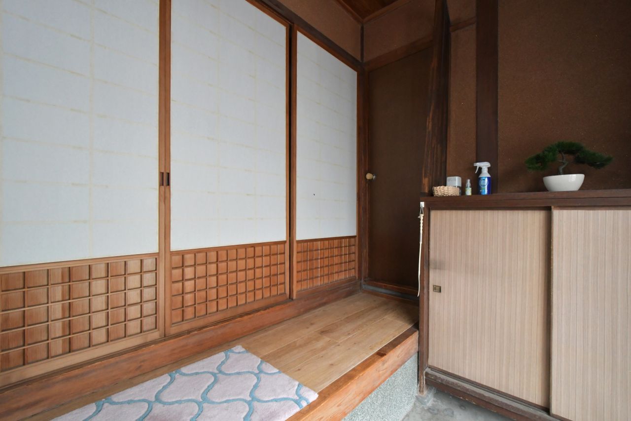 玄関から見た内部の様子。(2022-09-27,周辺環境,ENTRANCE,1F)