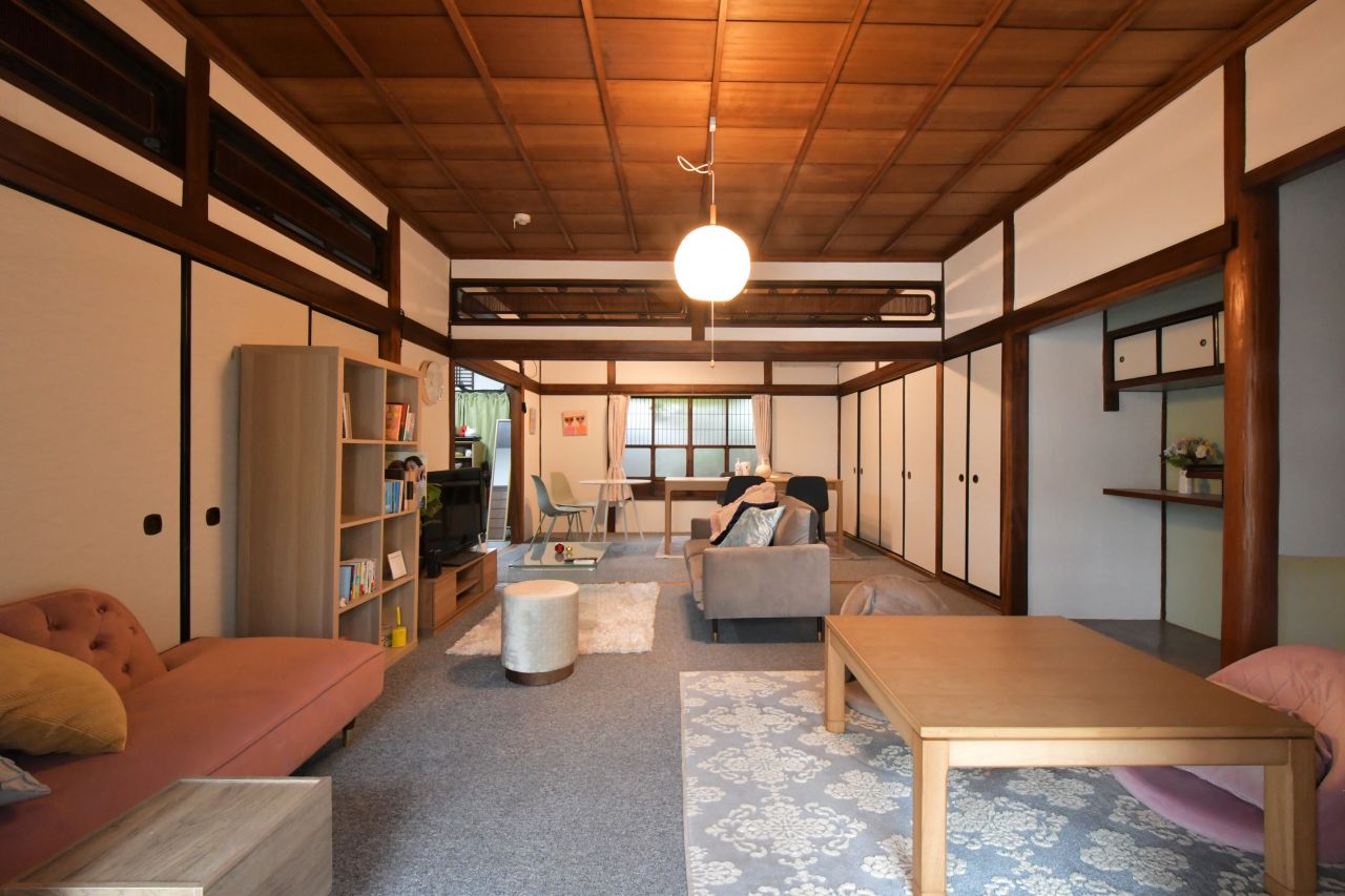 リビングの様子2。(2022-09-27,共用部,LIVINGROOM,1F)