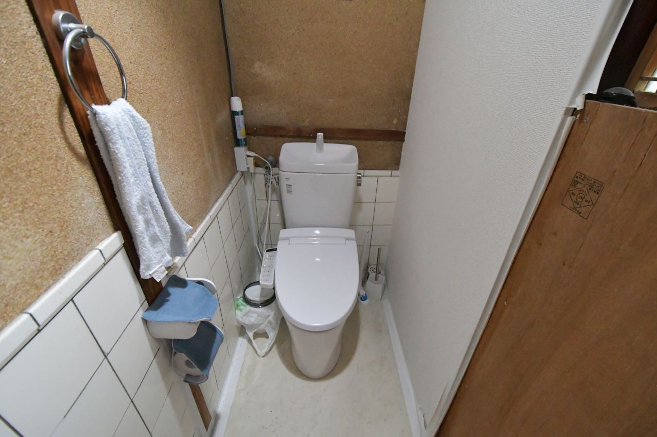 ウォシュレット付きトイレの様子。(2022-09-27,共用部,TOILET,1F)