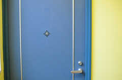 専有部のドアの様子。（201号室）(2013-03-26,専有部,ROOM,2F)