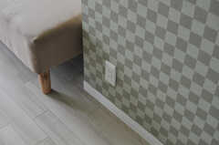 市松模様の壁紙。（206号室）(2013-03-26,専有部,ROOM,2F)