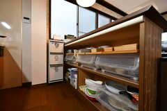 食器やキッチンツールが収納されています。(2021-10-20,共用部,KITCHEN,1F)