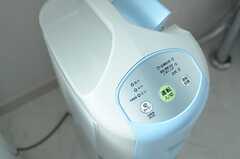 衣類乾燥もできる除湿器は、部屋に持ち込むこともできます。(2013-01-17,共用部,LAUNDRY,1F)