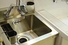 洗面台の脇にはミニキッチンがあり、簡単な調理もできます。(2013-01-17,共用部,OTHER,2F)