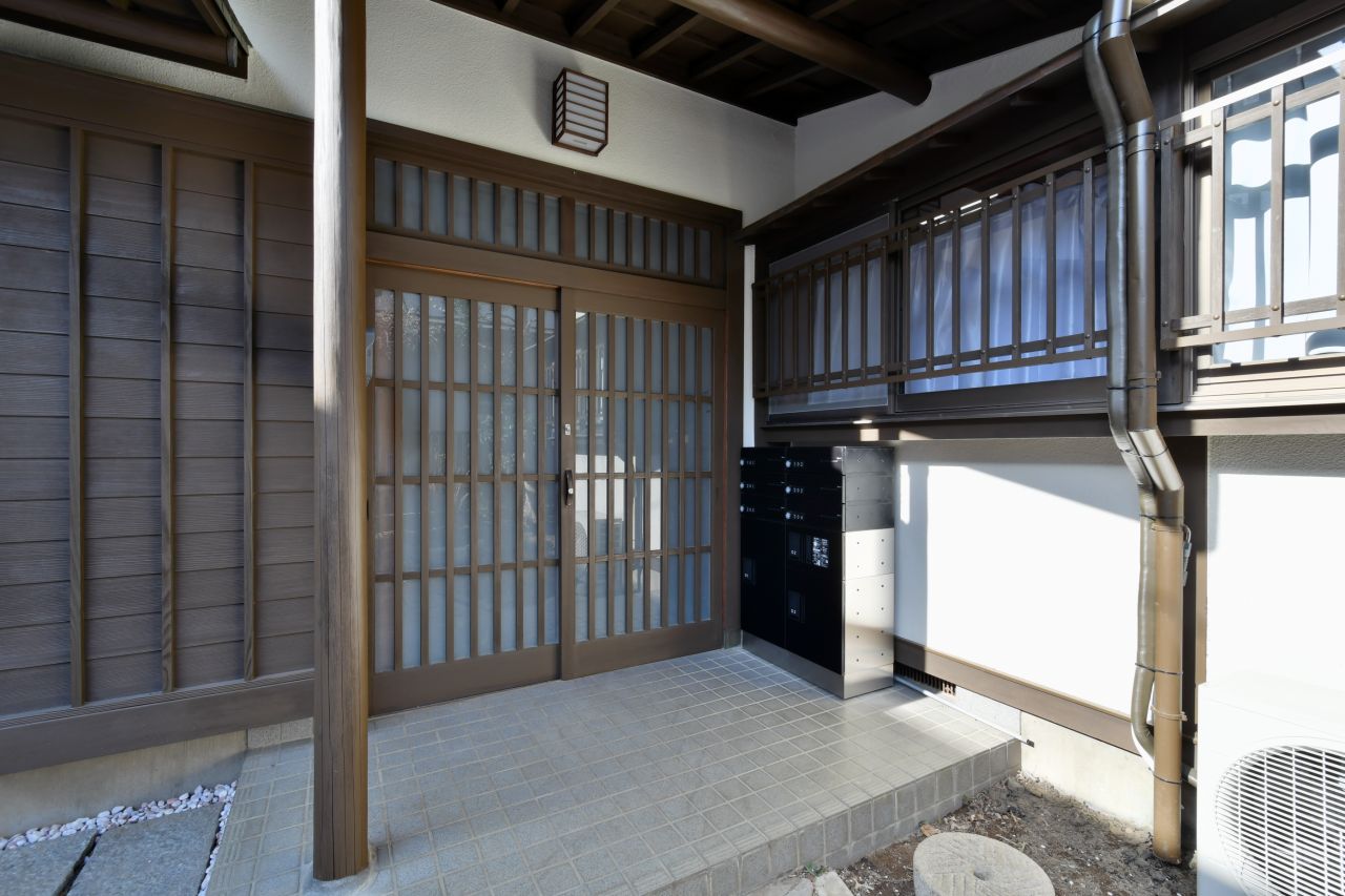 玄関ドアの様子。(2023-03-08,周辺環境,ENTRANCE,1F)