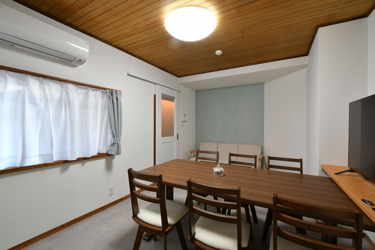 リビングの様子3。(2023-03-08,共用部,LIVINGROOM,1F)