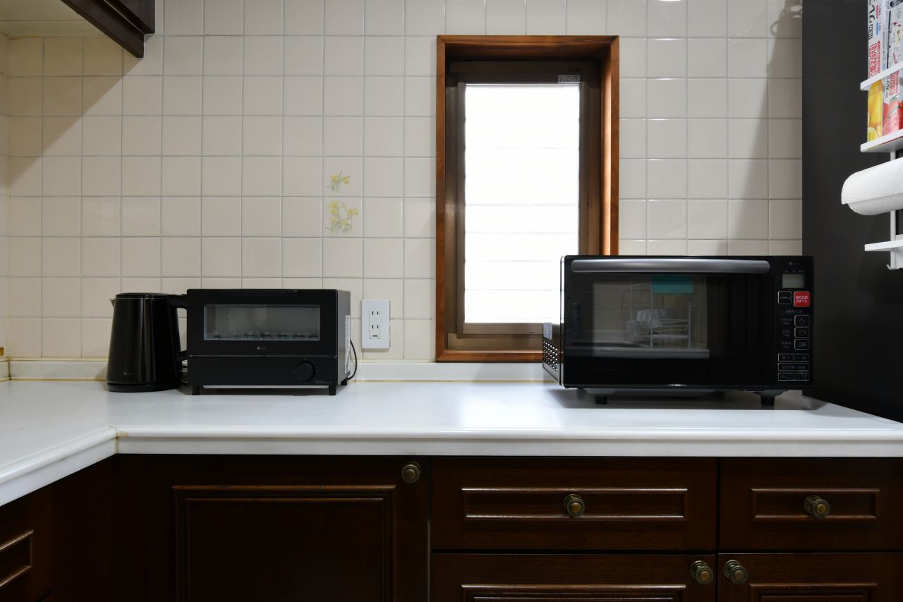 キッチン家電の様子。(2023-03-08,共用部,KITCHEN,1F)