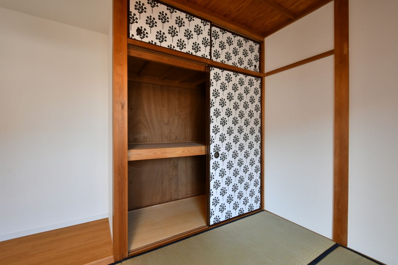 押入れの様子。（204号室）(2023-03-08,専有部,ROOM,2F)