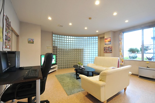 ラウンジの様子5。(2014-03-20,共用部,LIVINGROOM,1F)