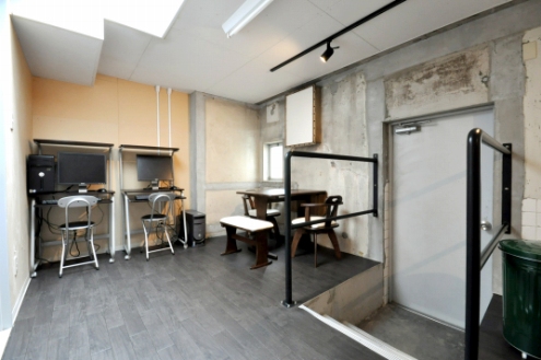 ラウンジにはパソコンが3台あります。(2010-05-19,共用部,LIVINGROOM,1F)