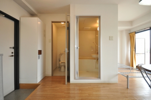 各専有部にトイレとユニットバスが設置されています。（407号室）(2010-05-19,専有部,ROOM,4F)