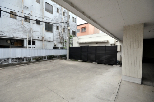 駐車場の様子。(2010-05-19,共用部,GARAGE,1F)