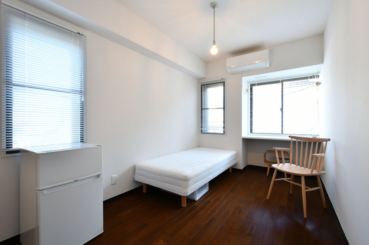 専有部の様子2。角部屋で2面窓です。（201号室）(2017-05-29,専有部,ROOM,2F)