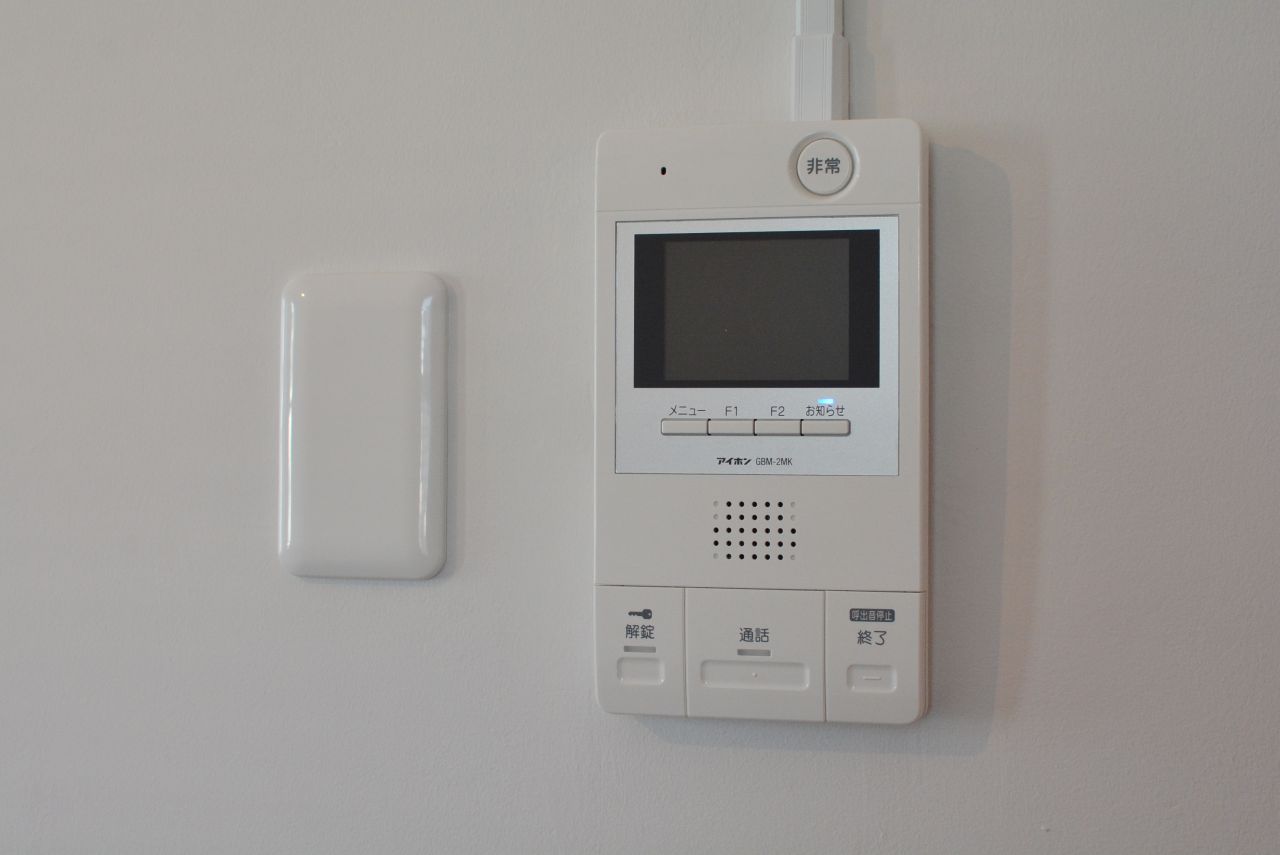 カメラ付きインターホンは各部屋に直結しています。（201号室）(2017-05-29,専有部,ROOM,2F)