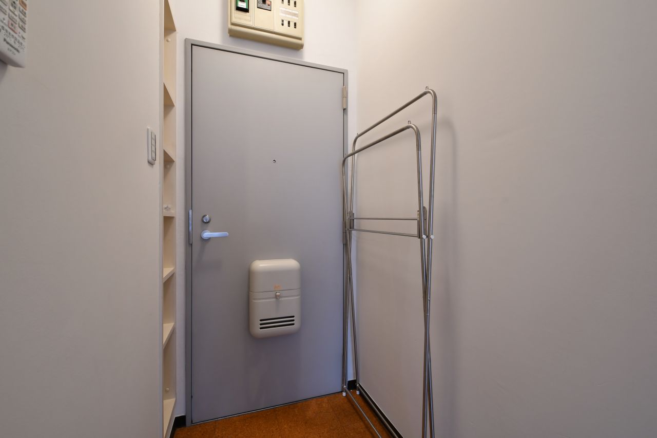 物干し台も各室に設置されています。（101号室）(2017-05-29,専有部,ROOM,1F)