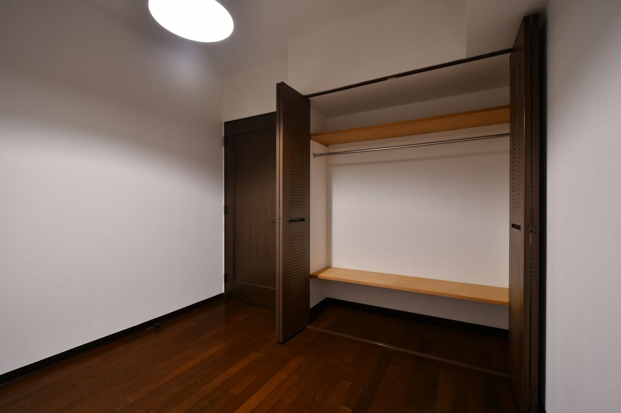 納戸の様子2。大型のクローゼット付きです。（104号室）(2017-05-29,専有部,ROOM,1F)