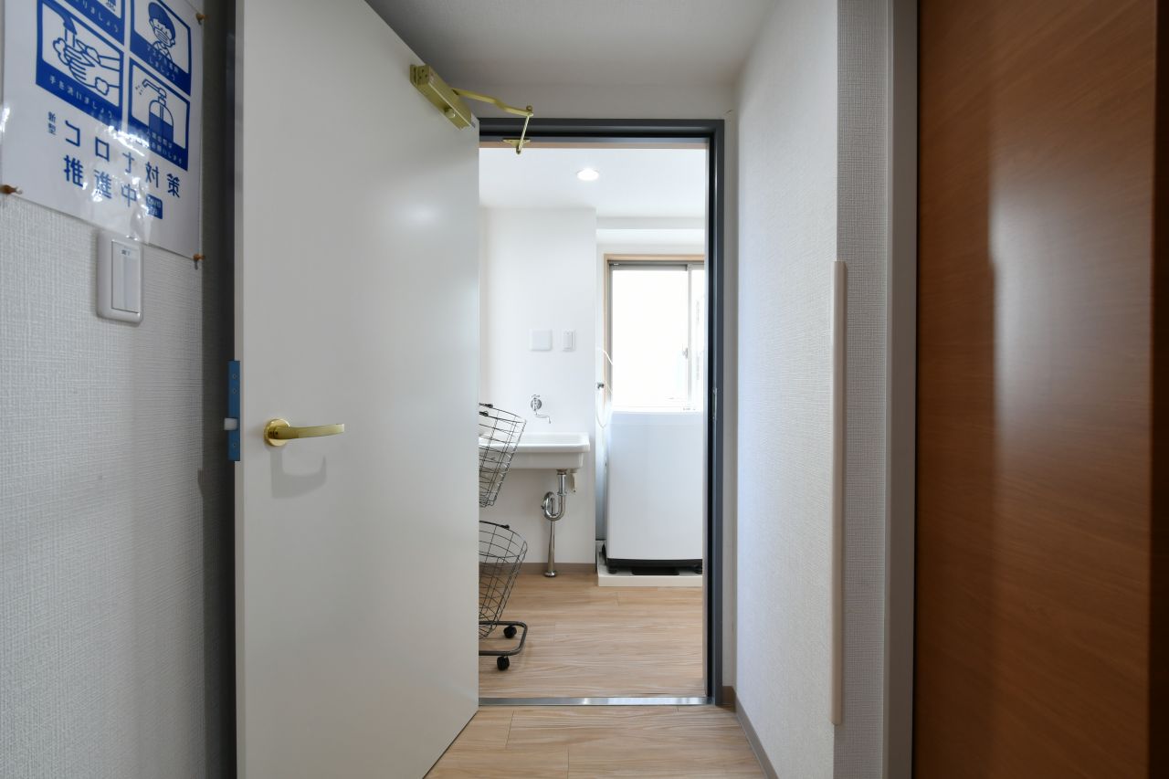 ランドリースペースの入り口。(2021-03-04,共用部,LAUNDRY,3F)