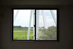 窓の外に広がる田園風景。（310号室）(2015-08-18,専有部,ROOM,3F)