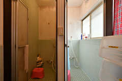 シャワールームの様子。2室並んでいます。(2020-09-02,共用部,BATH,1F)