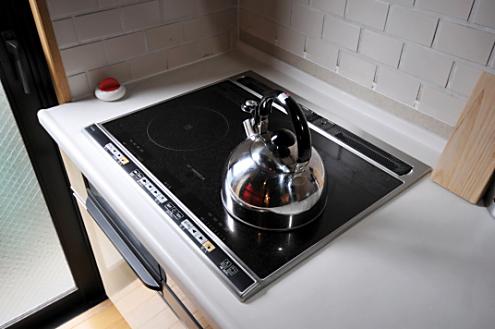 IHコンロの様子。(2011-03-22,共用部,KITCHEN,1F)