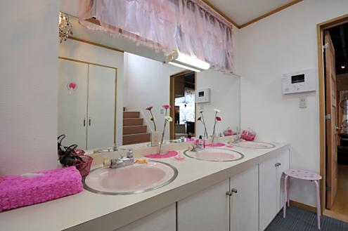廊下に設置された洗面台の様子。(2011-03-22,共用部,KITCHEN,1F)