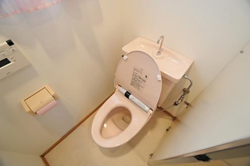 ウォシュレット付きトイレの様子。(2011-03-22,共用部,TOILET,2F)