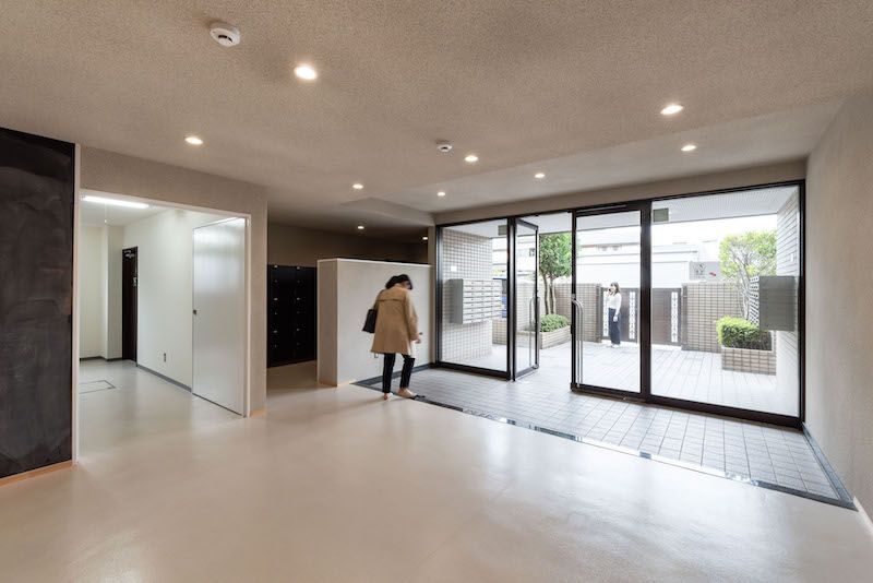 ※写真の人物はモデルです。 ※事業者様提供素材(2021-02-15,周辺環境,ENTRANCE,1F)