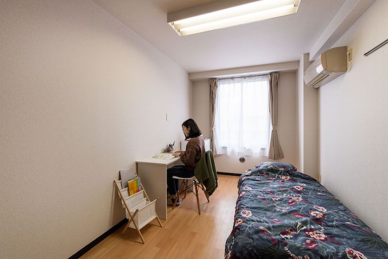 ※写真の人物はモデルです。 ※事業者様提供素材(2021-02-15,専有部,ROOM,1F)
