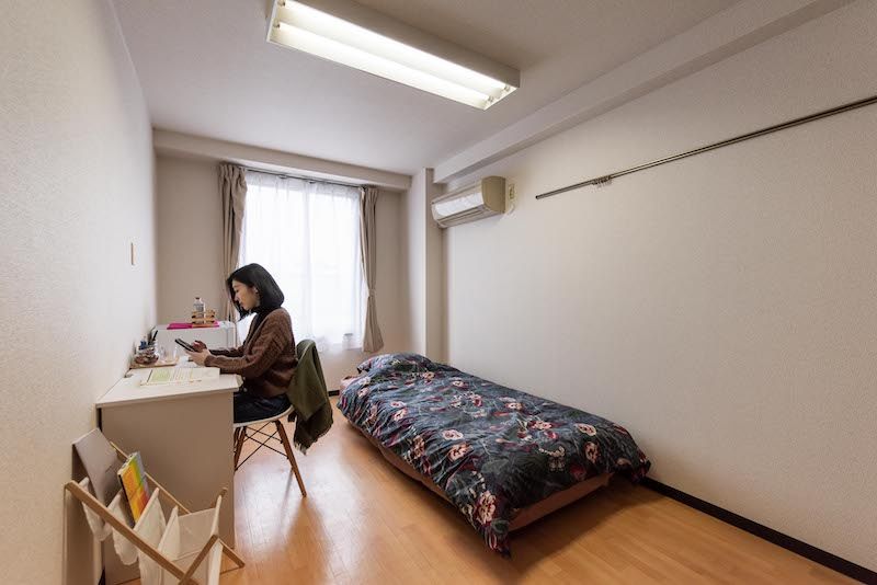 ※写真の人物はモデルです。 ※事業者様提供素材(2021-02-15,専有部,ROOM,1F)