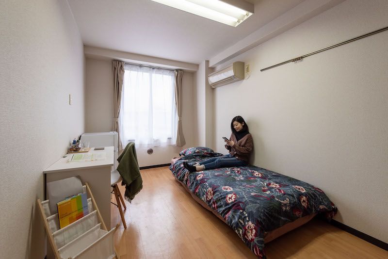 ※写真の人物はモデルです。 ※事業者様提供素材(2021-02-15,専有部,ROOM,1F)