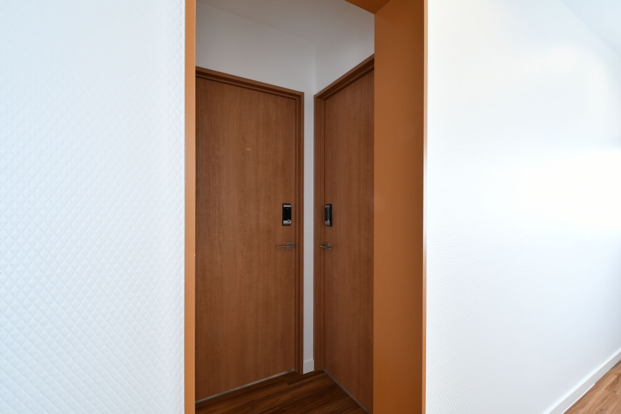 専有部のドア。右が601号室、左が602号室です。(2020-10-14,専有部,ROOM,6F)