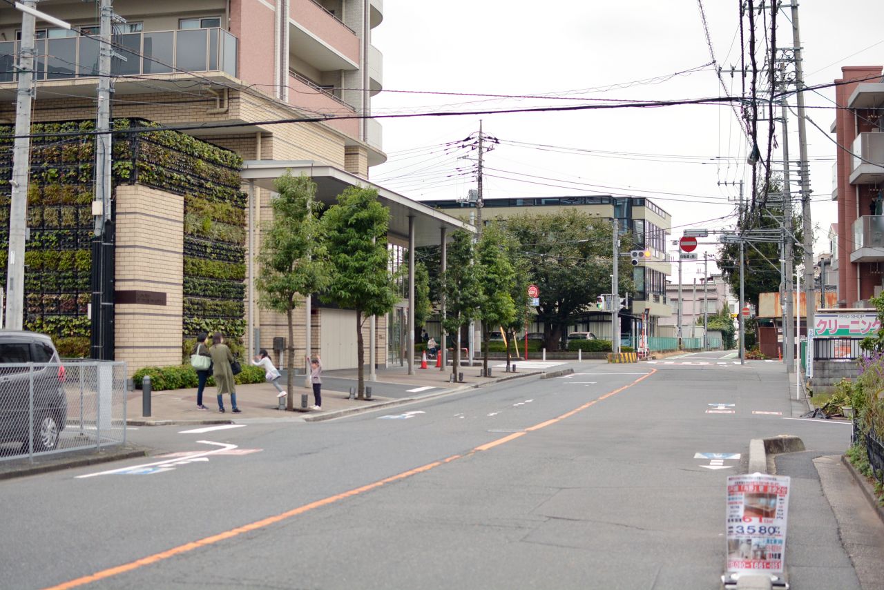 駅からシェアハウスへ向かう道の様子3。平坦で穏やかなエリアです。(2020-10-14,共用部,ENVIRONMENT,1F)