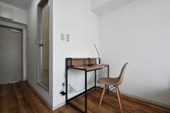 全室、机と椅子が用意されています。（204号室）(2018-04-06,専有部,ROOM,2F)