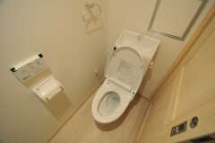 ウォシュレット付きトイレの様子。(2012-01-10,共用部,TOILET,2F)