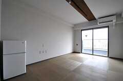 専有部の様子。うれしいことに壁や床へのDIYも可能とのこと。（502号室）(2013-09-02,専有部,ROOM,5F)
