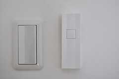 室内灯はリモコンで調光などの操作ができます。（303号室）(2011-10-06,専有部,ROOM,3F)