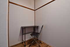 全室、テーブルと椅子が用意されています。（101号室）(2019-07-18,専有部,ROOM,1F)